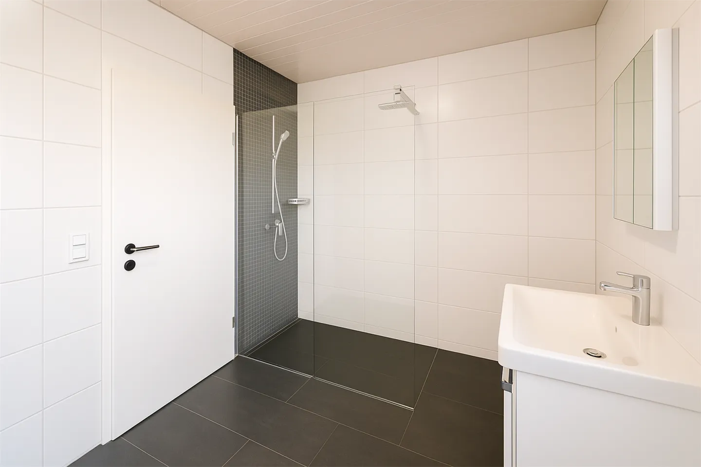 Tavannes, magnifica maisonette di 5,5 stanze al 1°/2° piano con balcone - Foto 6 di 11