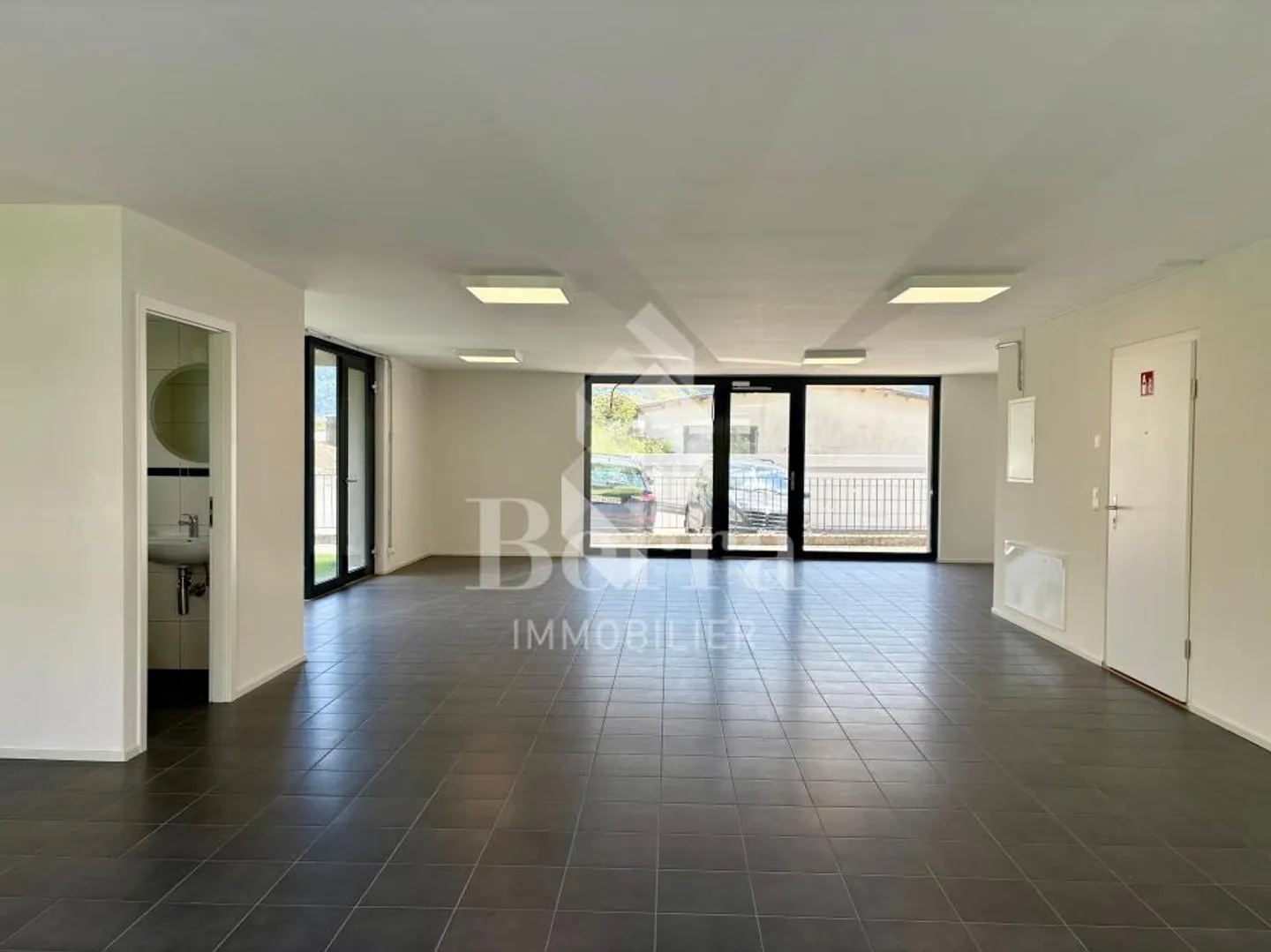 Bright commercial space, near Dranse - Photo 1 of 10