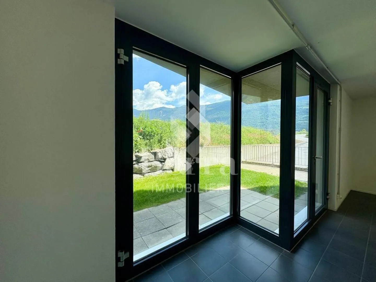 Bright commercial space, near Dranse - Photo 3 of 10