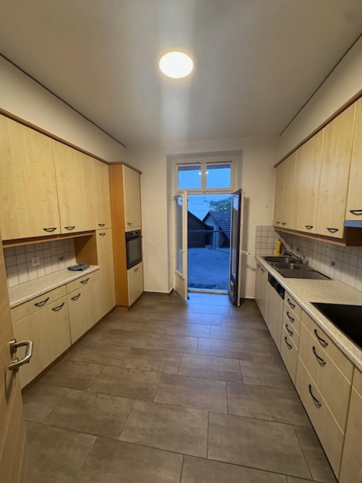3.5 Room Apartment - Photo 1 of 9