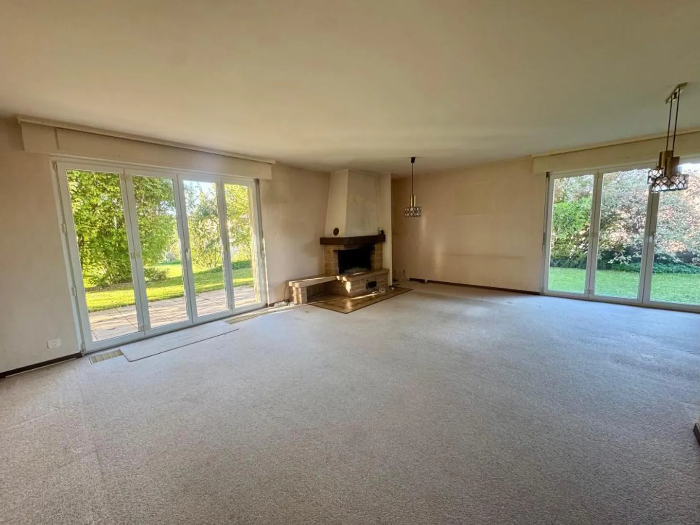Einfamilienhaus mit 4,5 Zimmern + Büro mit großem Potenzial - Foto 3 von 5