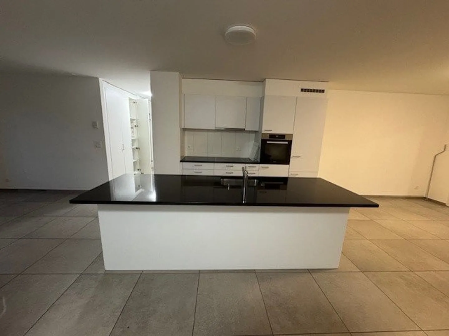 4.5-room apartment on the ground floor - Photo 5 of 10