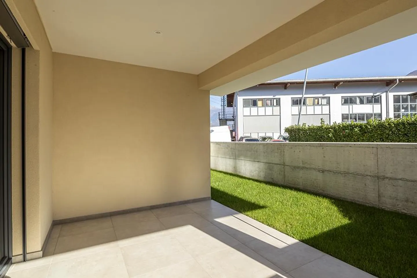 MODERN 3.5 ROOMS WITH GARDEN FOR RENT - Photo 9 of 17