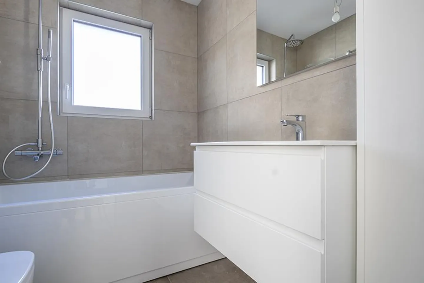 MODERN 3.5 ROOMS WITH GARDEN FOR RENT - Photo 16 of 17