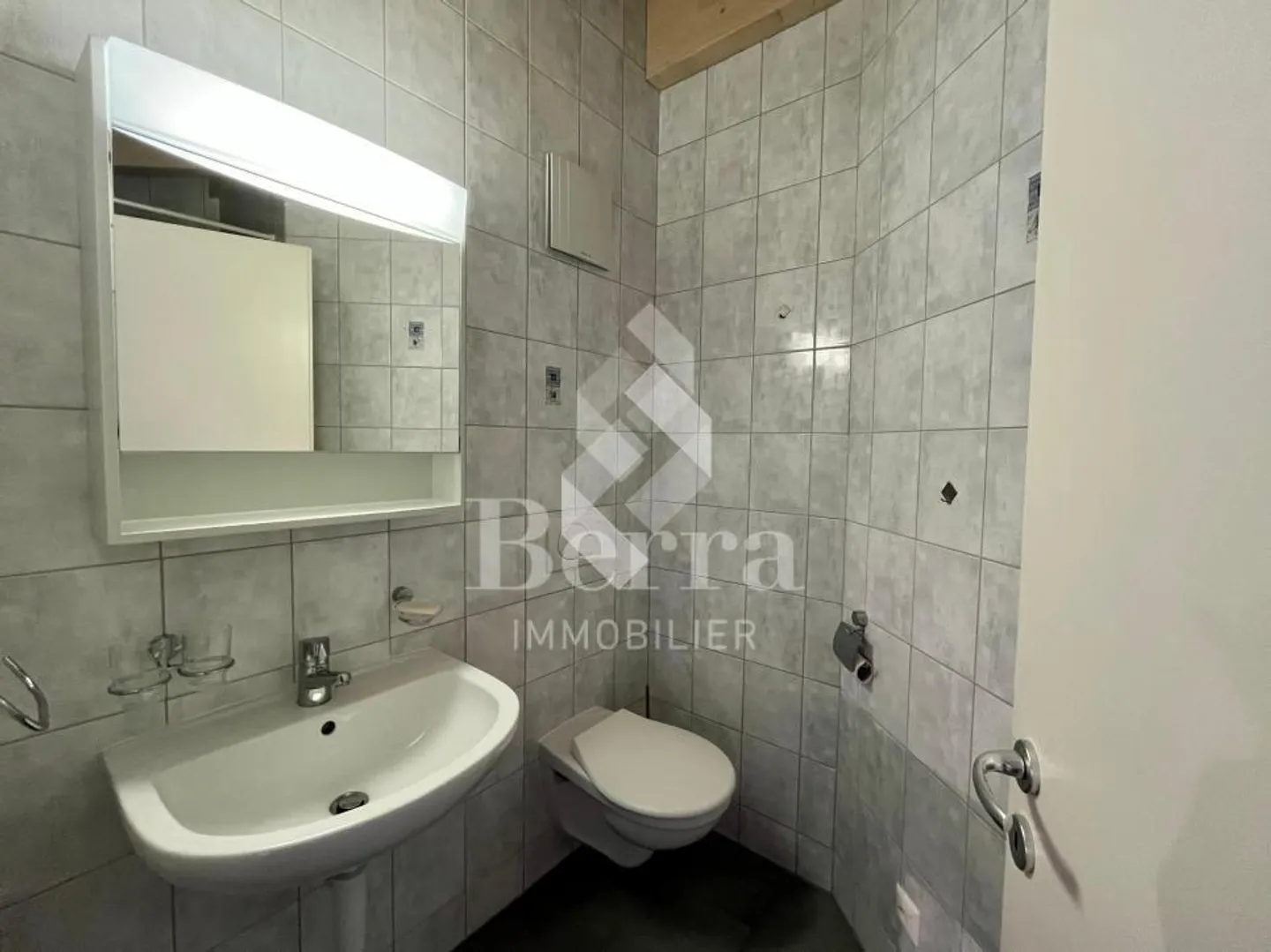 Superb 5.5-room duplex for rent in the center of Chamoson! - Photo 12 of 13