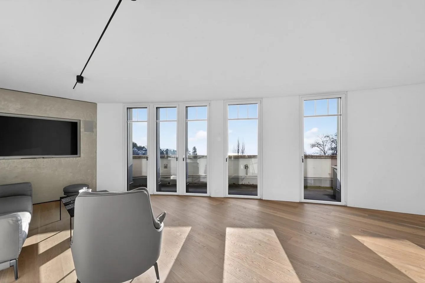 Exclusive, furnished 3.5-room apartment on Zurichberg with lake view - Photo 8 of 13