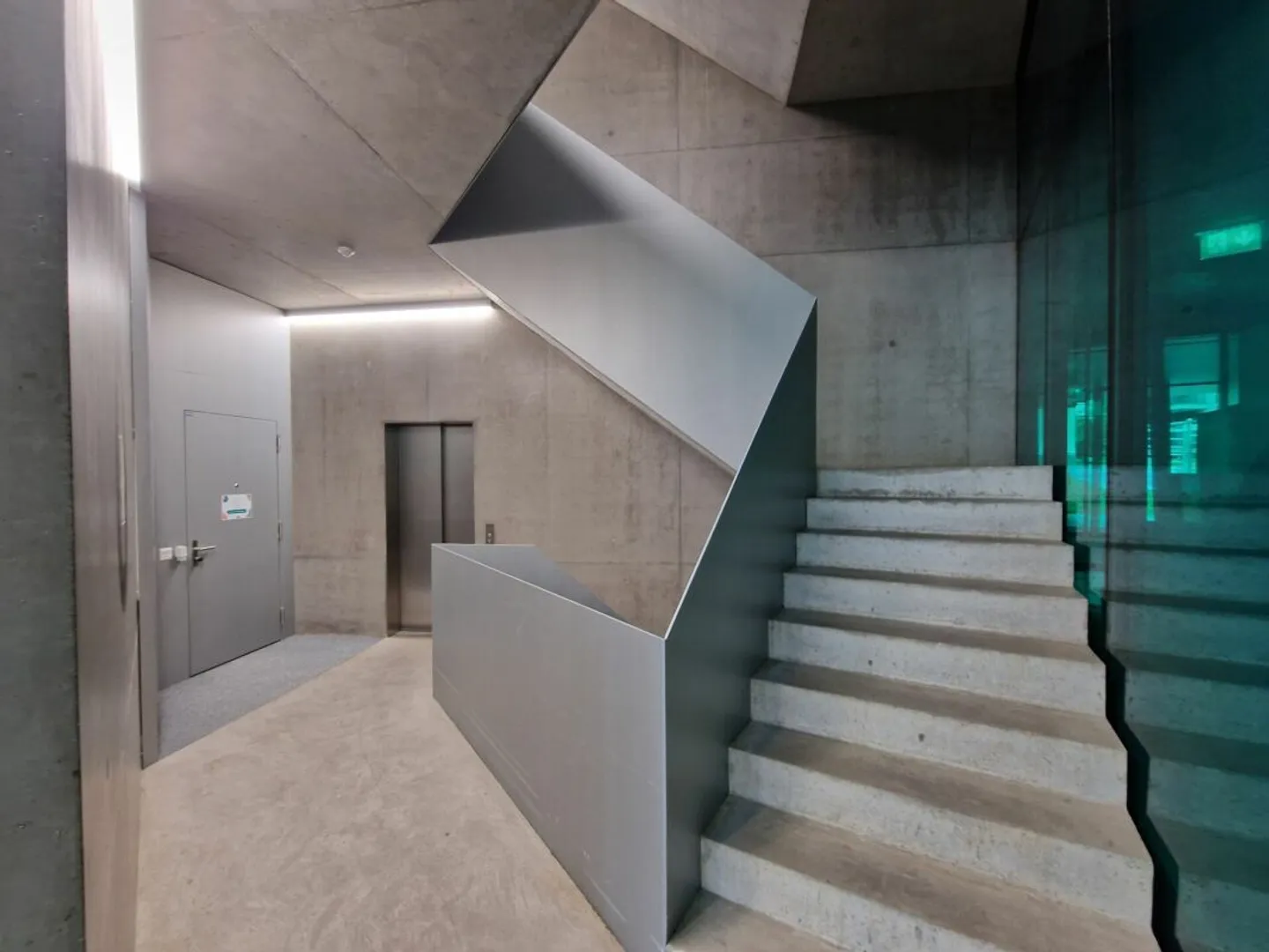 Modern Office Space in Lausanne - Photo 1 of 10