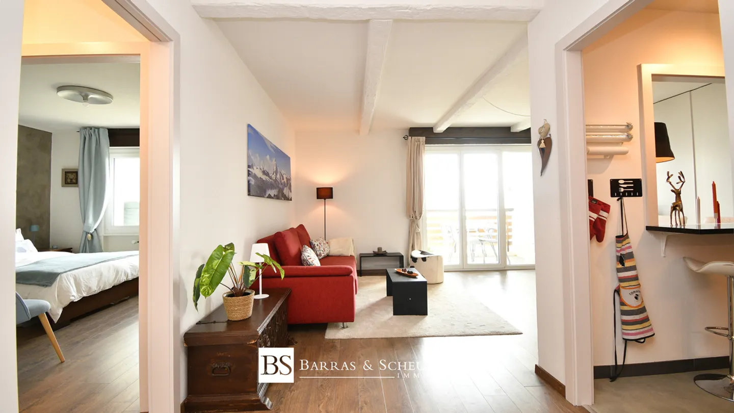 Charming Apartment with View - Photo 1 of 9