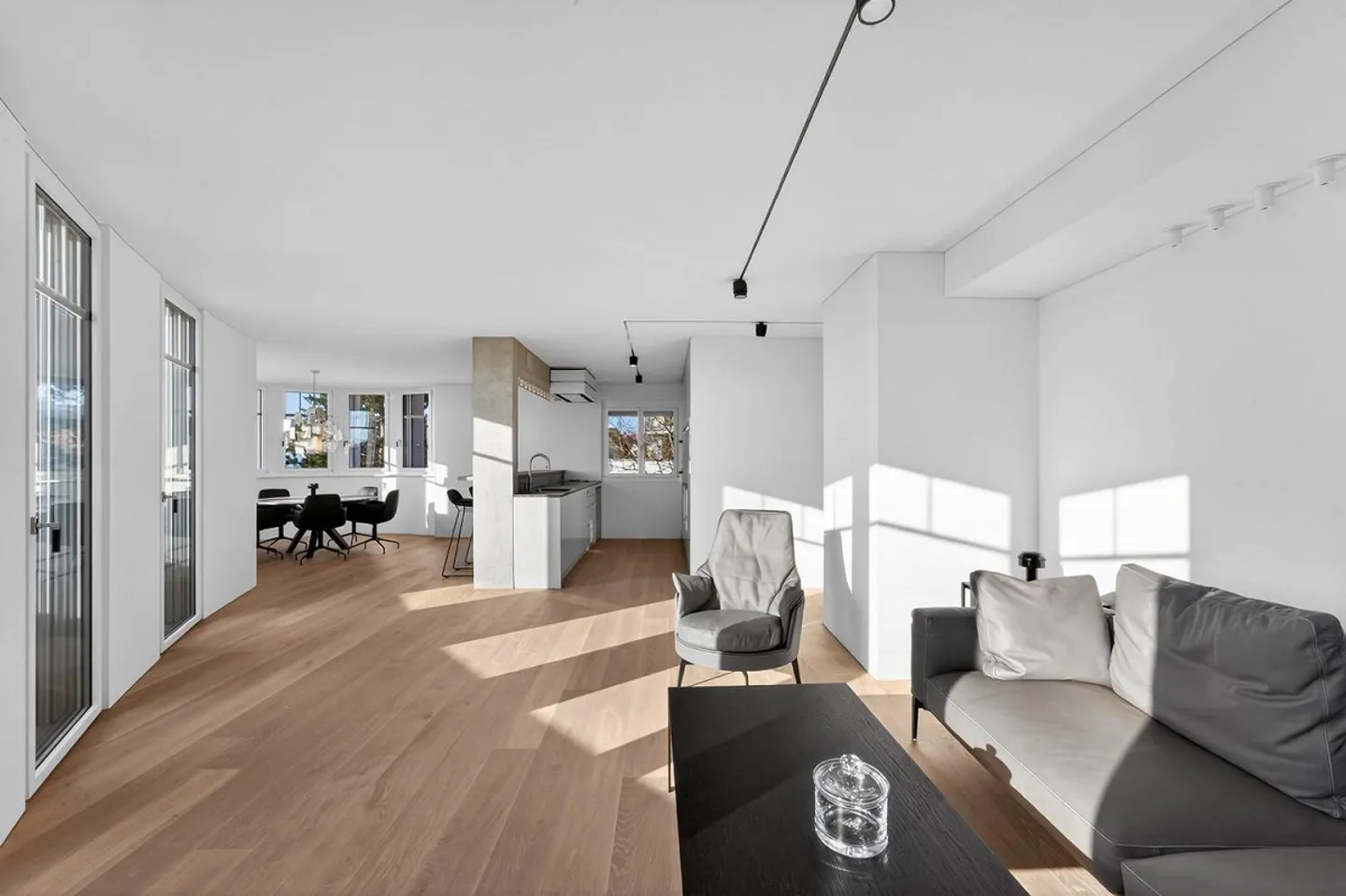 Exclusive, furnished 3.5-room apartment on Zurichberg with lake view - Photo 11 of 13