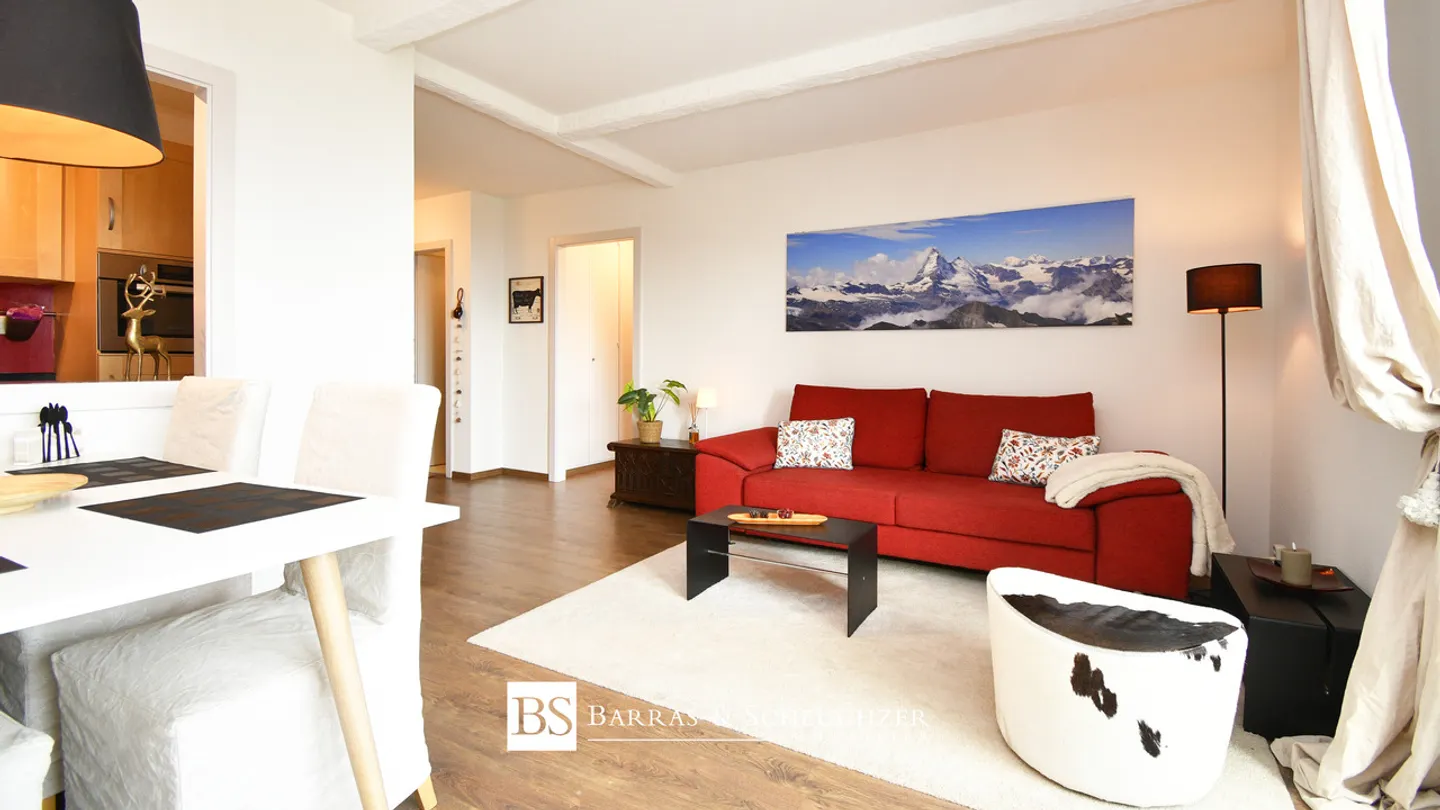 Charming Apartment with View - Photo 2 of 9