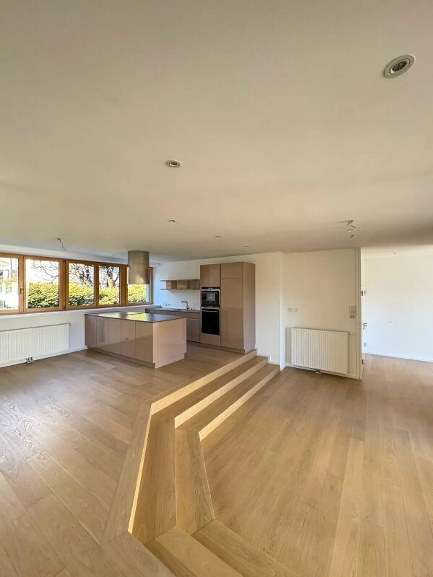 Appartamento esclusivo di 3,5 locali con grande terrazza in una posizione tranquilla e privilegiata a Sargans - Foto 1 di 11