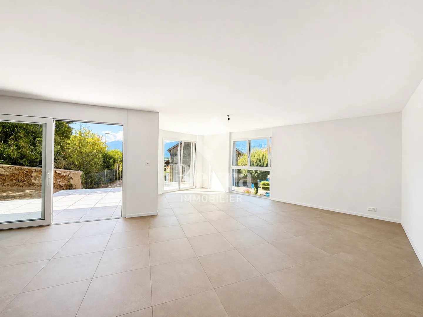 Appartamento moderno con giardino privato - Foto 2 di 15