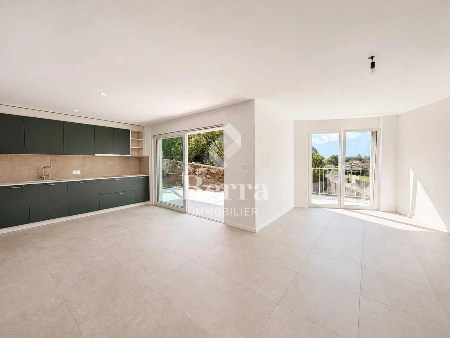 Appartamento moderno con giardino privato - Foto 1 di 15