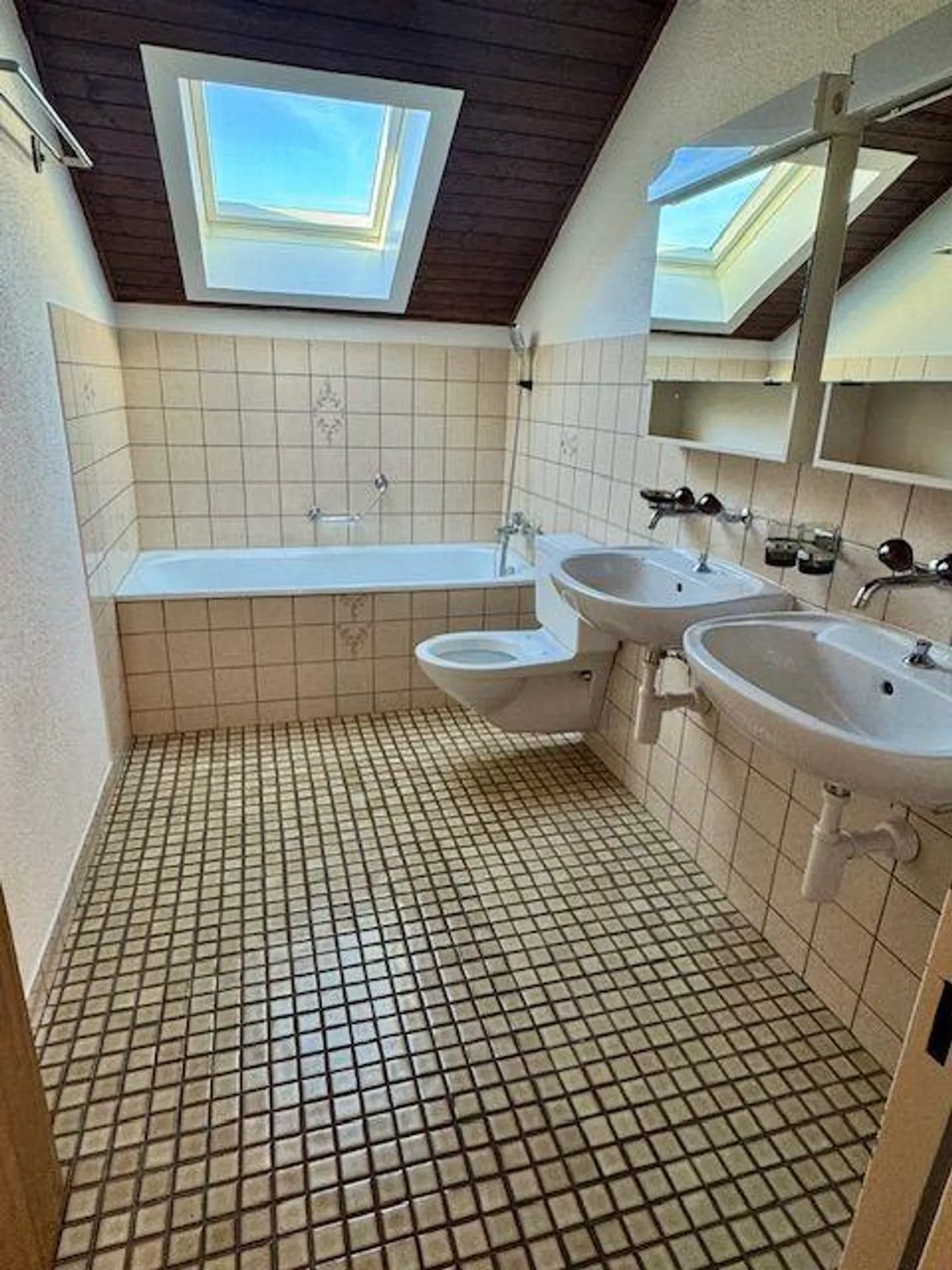 Appartamento mansardato di 3,5 locali in posizione centrale - Foto 9 di 10