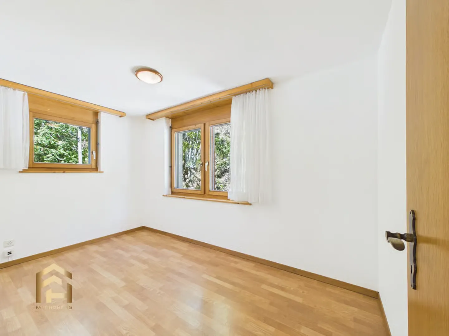 Helle 4.5-Zimmer-Wohnung mit Balkonen - Foto 9 von 13
