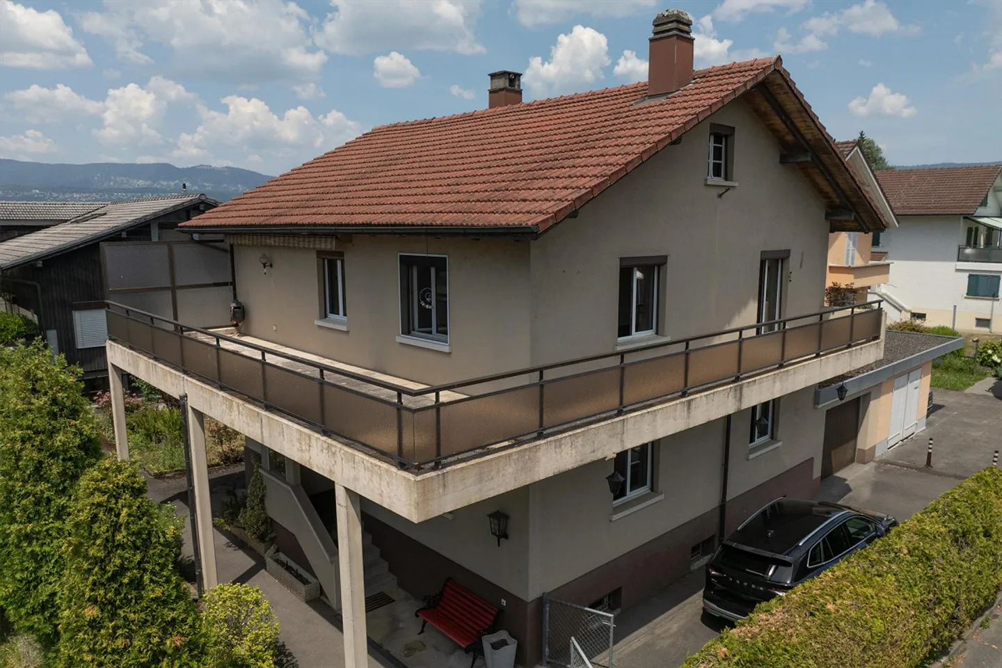 Une maison dans un emplacement attrayant : maison individuelle de 5 pièces à Studen - Photo 2 sur 14