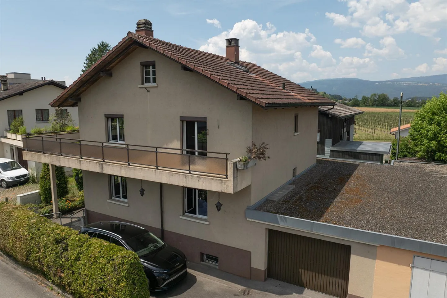 Une maison dans un emplacement attrayant : maison individuelle de 5 pièces à Studen - Photo 3 sur 14
