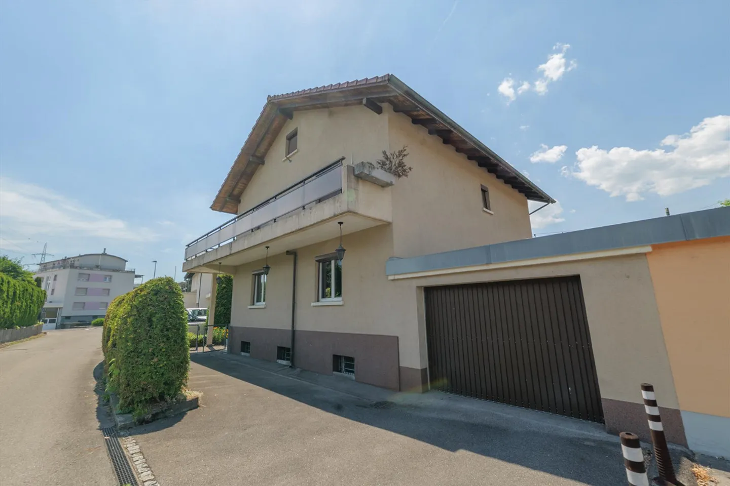 Une maison dans un emplacement attrayant : maison individuelle de 5 pièces à Studen - Photo 4 sur 14