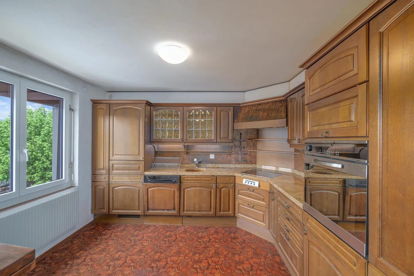 Une maison dans un emplacement attrayant : maison individuelle de 5 pièces à Studen - Photo 8 sur 14