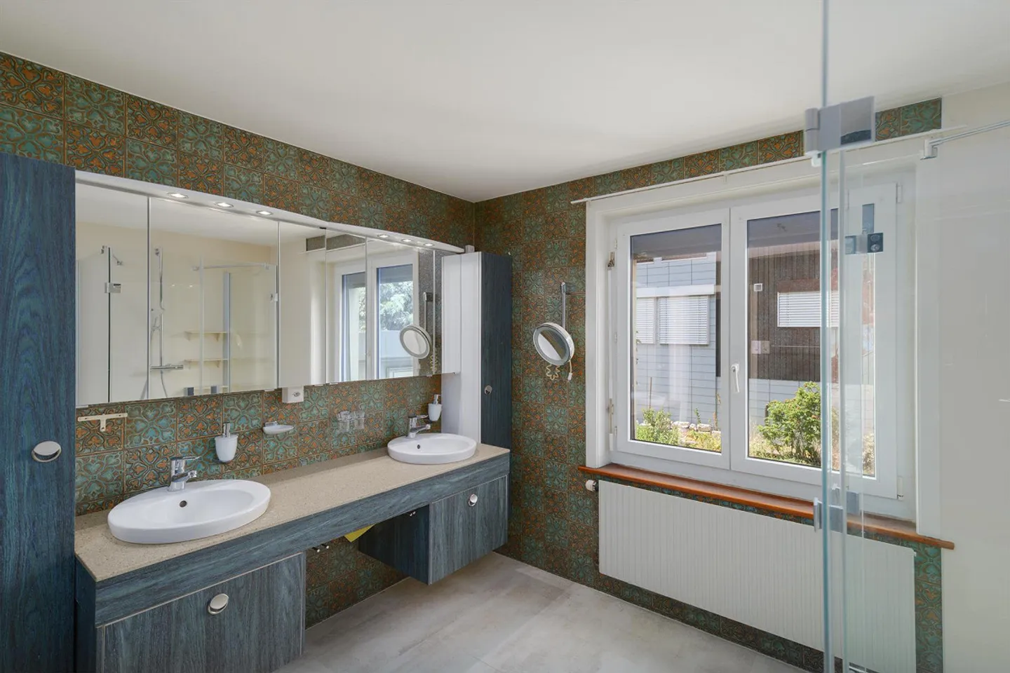 Une maison dans un emplacement attrayant : maison individuelle de 5 pièces à Studen - Photo 10 sur 14