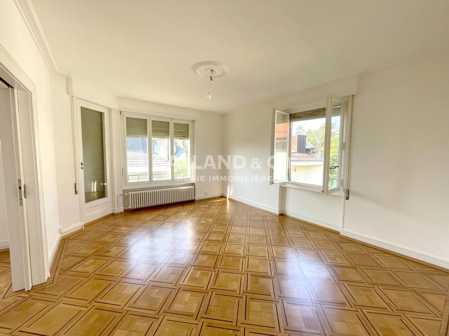 Appartamento di 5 locali al 1° piano con balcone e vista lago. - Foto 3 di 8
