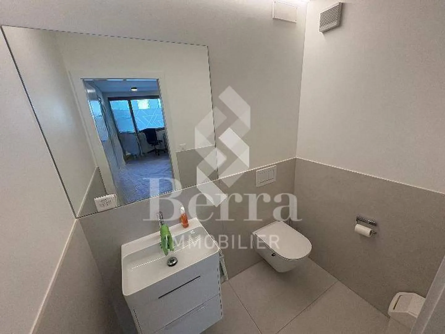 Office in the center of Fully for rent - Photo 6 of 8