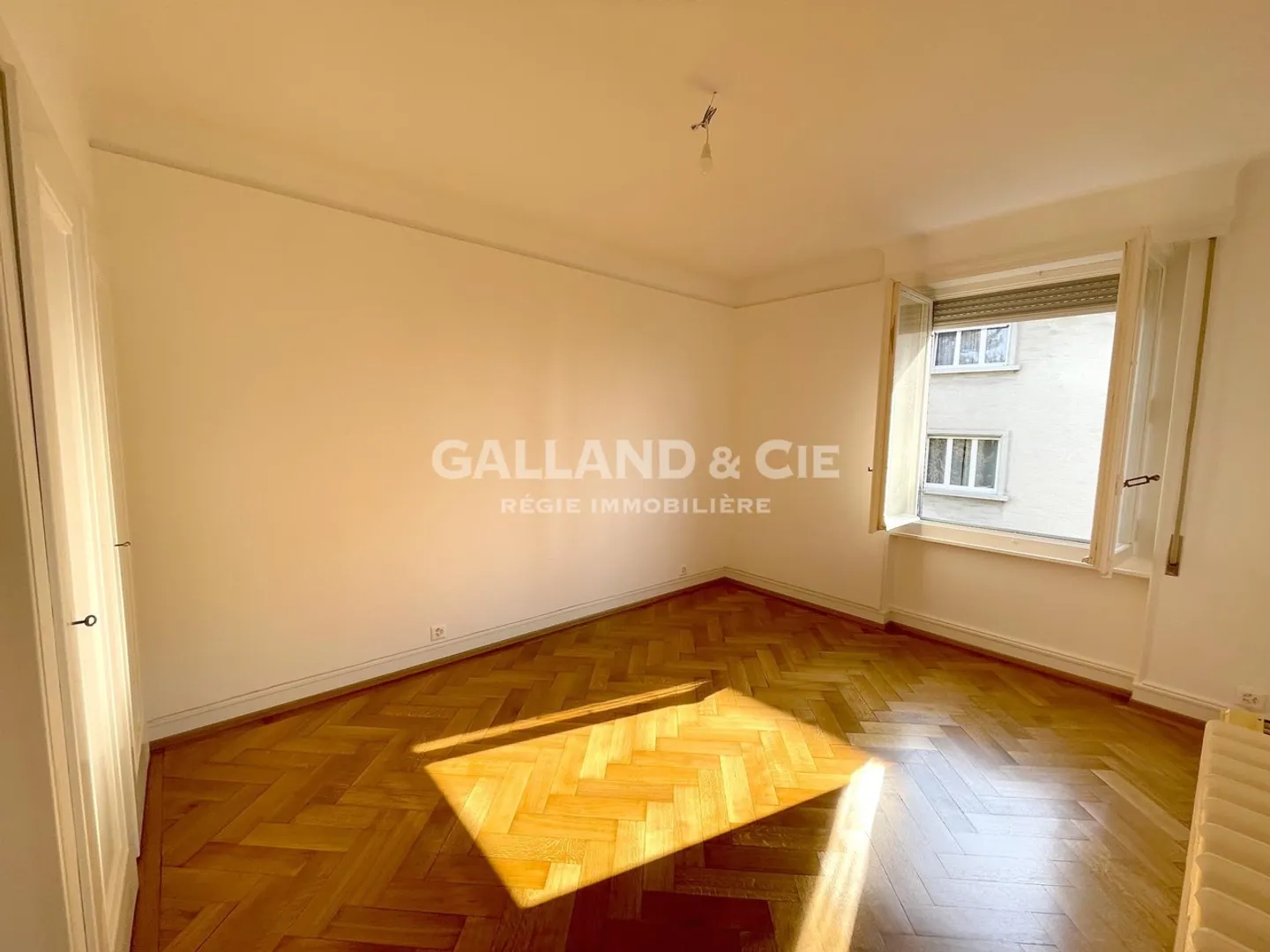 Appartamento di 5 locali al 1° piano con balcone e vista lago. - Foto 5 di 8