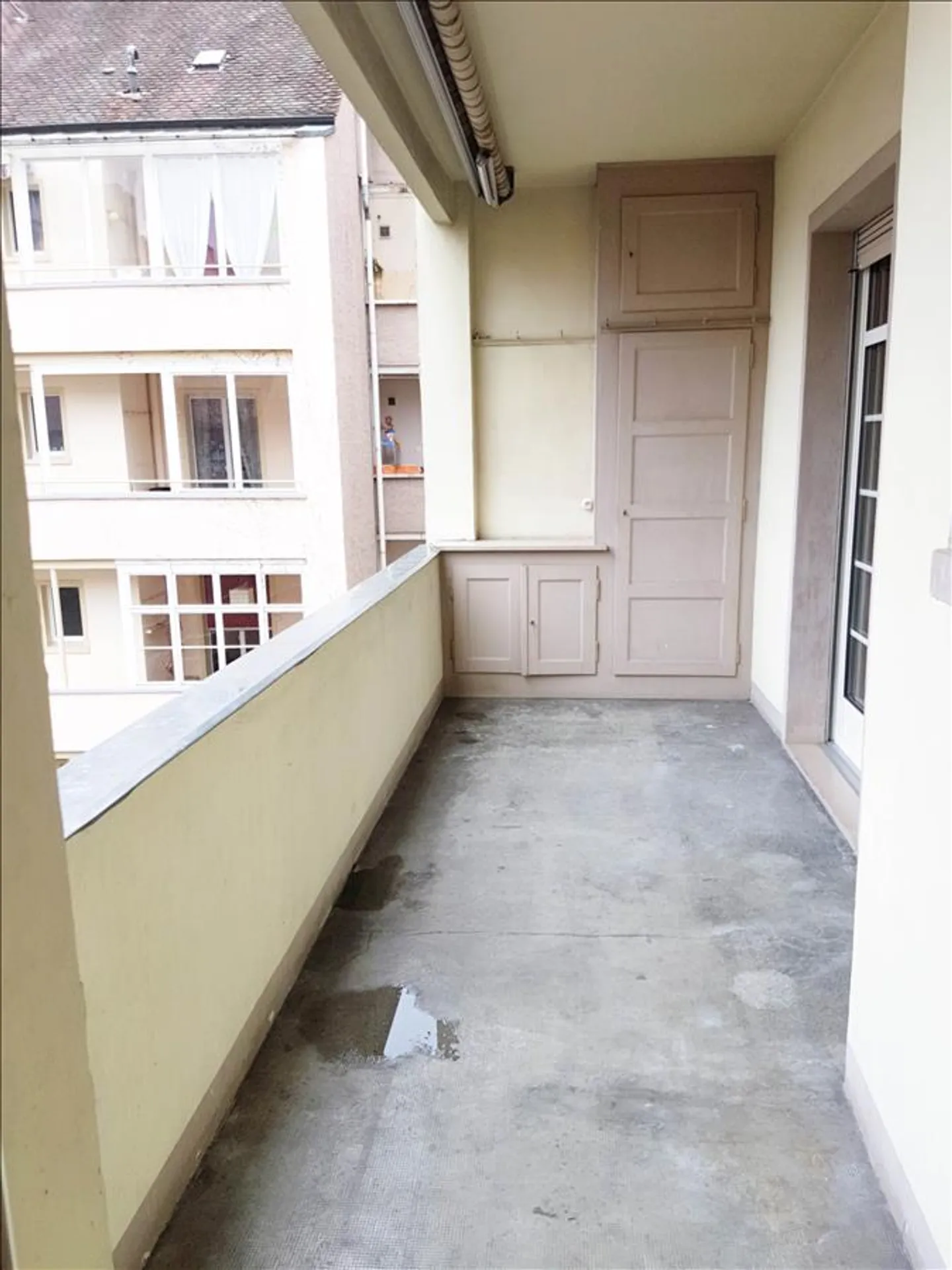 RENT WITHOUT DEPOSIT - Large apartment near fair and train station - Photo 12 of 12