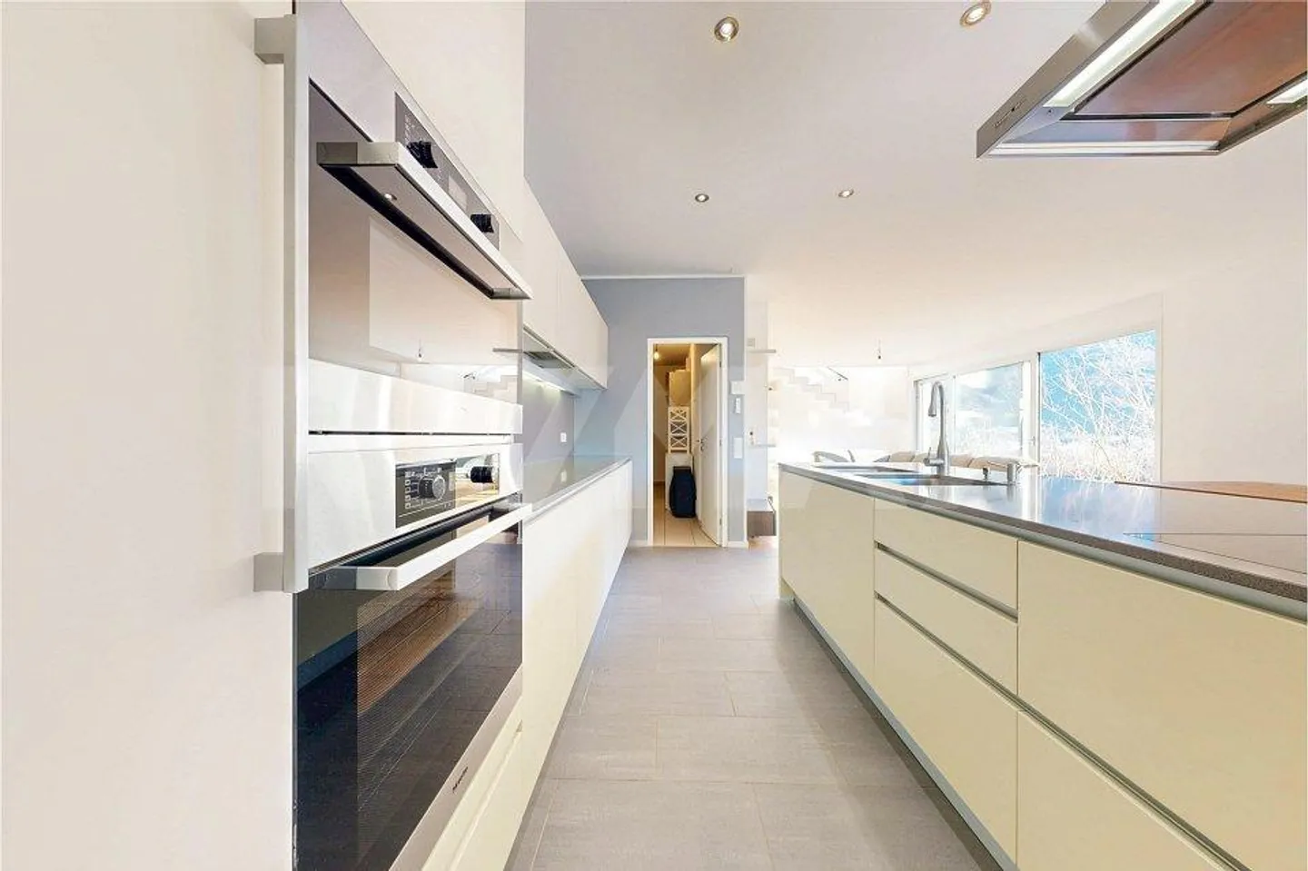 Villa with garden and privacy - Photo 10 of 13