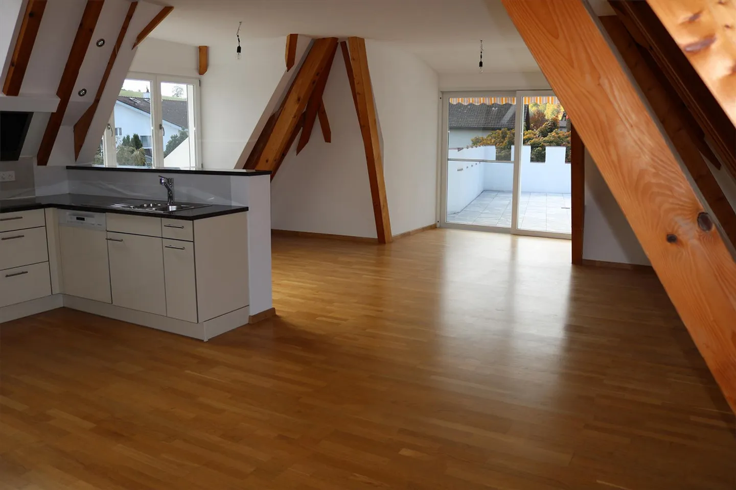 Dachwohnung mit grosser Terrasse - Foto 3 von 14