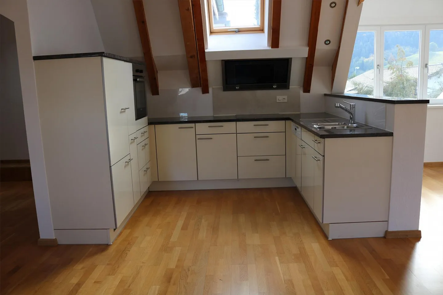 Dachwohnung mit grosser Terrasse - Foto 4 von 14
