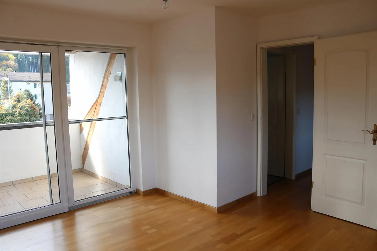 Dachwohnung mit grosser Terrasse - Foto 12 von 14