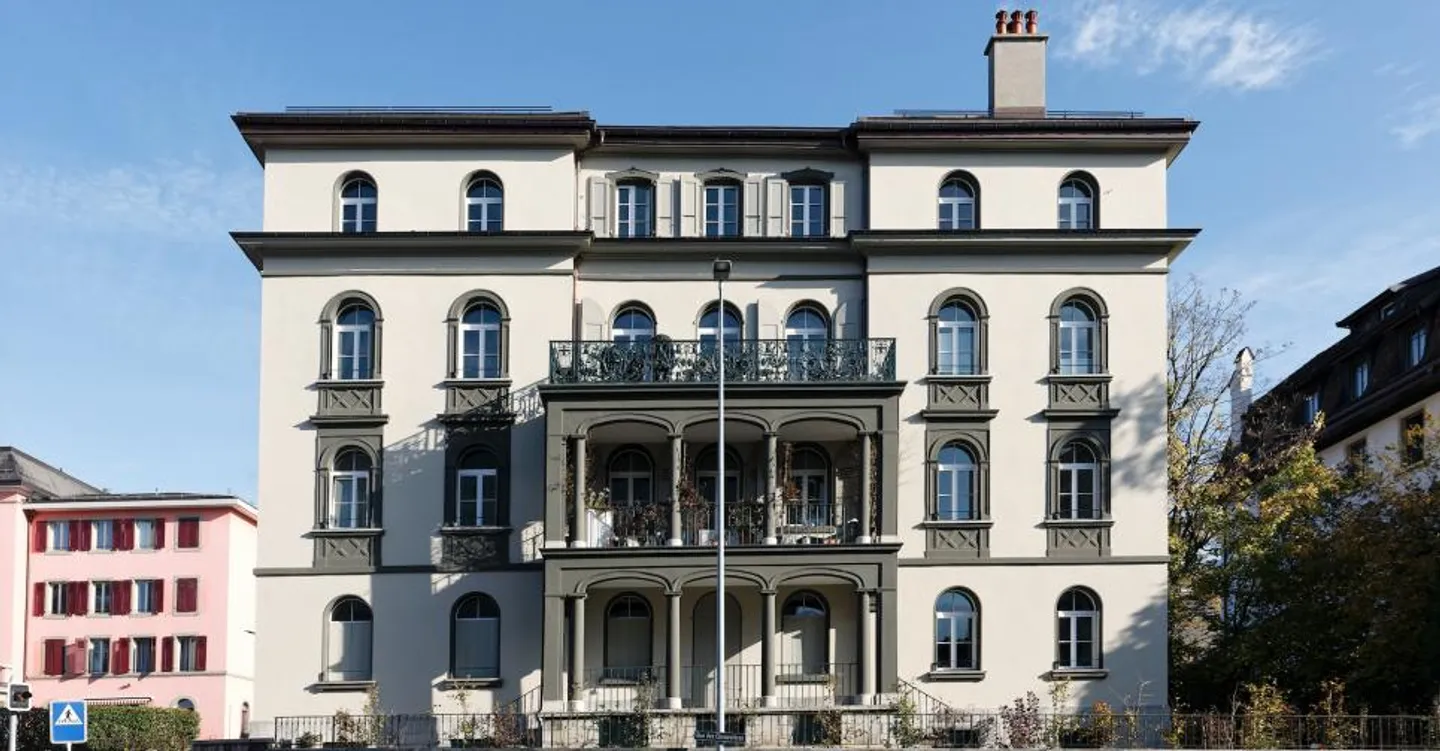 Luminoso e arioso, spaziosa terrazza e soffitto alto nel centro di Vevey! - Foto 5 di 9