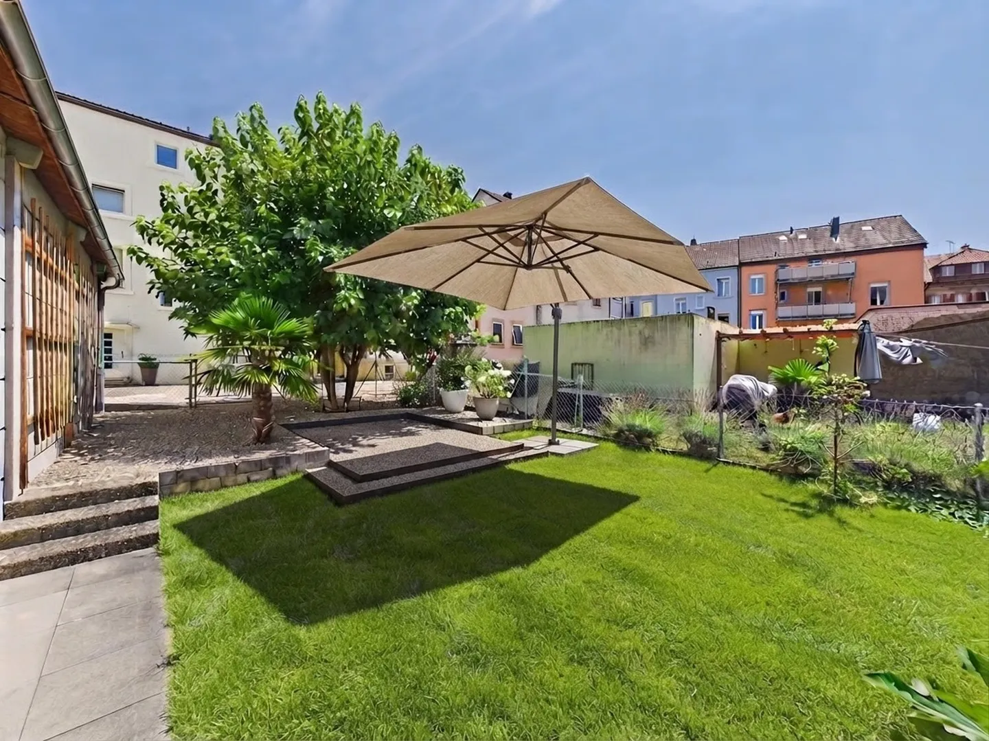 Stylish Residential and Commercial Building in Olten – Living, Working & Development Potential - Photo 4 of 10
