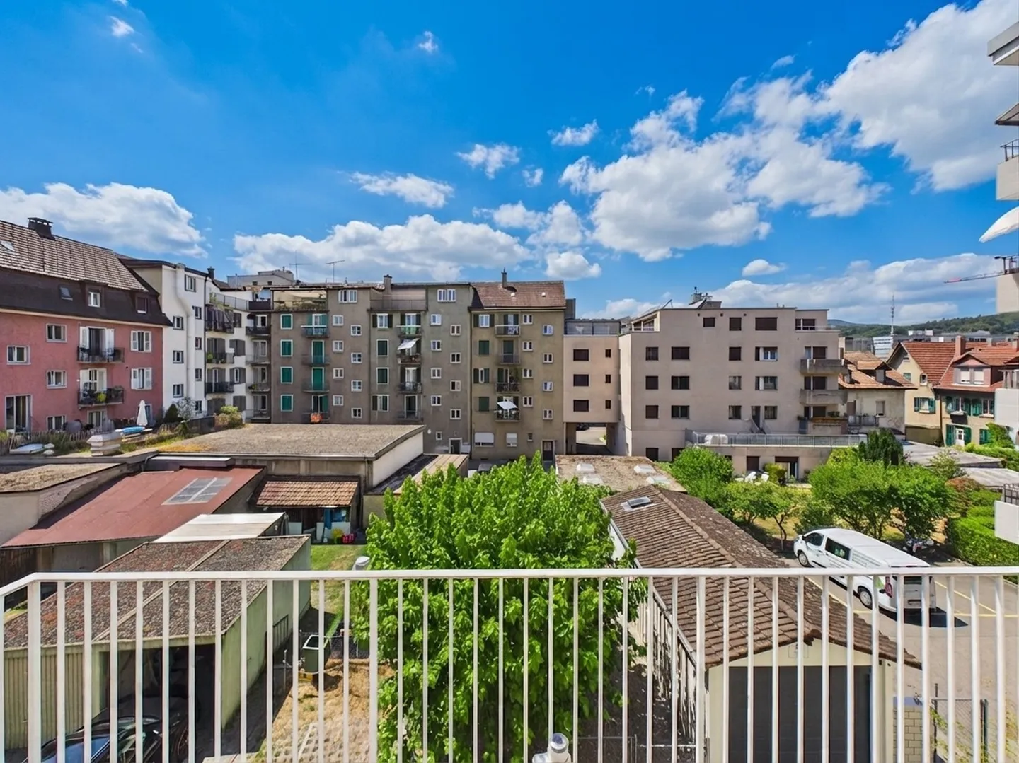Stylish Residential and Commercial Building in Olten – Living, Working & Development Potential - Photo 8 of 10
