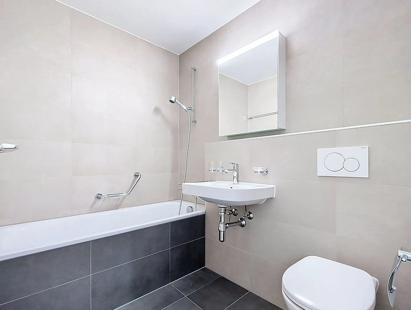 Appartamento in affitto - Foto 6 di 8