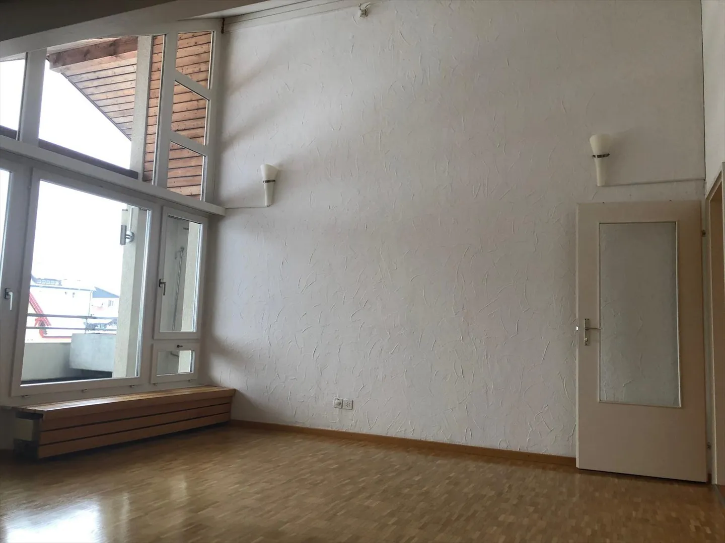 Grand appartement mansardé - Photo 3 sur 9