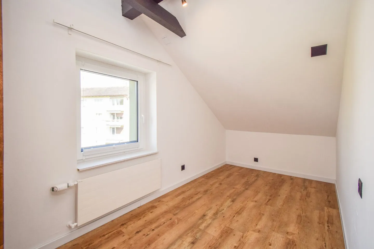 Modern 8.5-room single-family house with high-quality expansion and sustainable technology - Photo 19 of 23