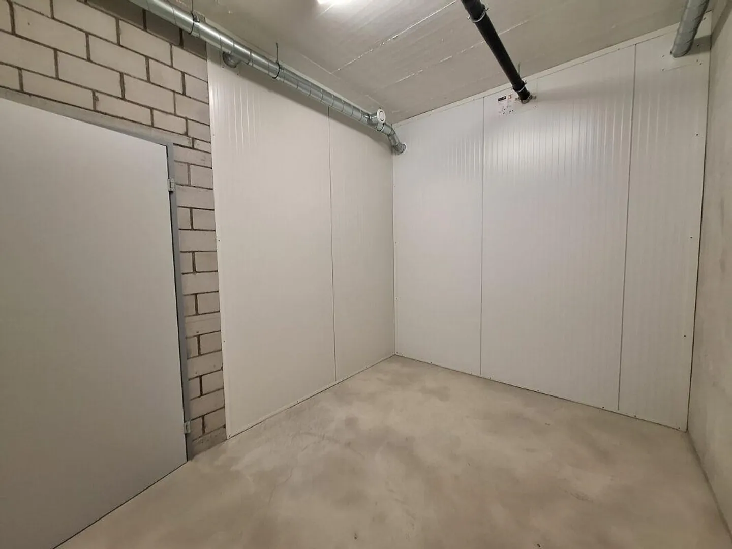 Available / Storage Room - Photo 3 of 4