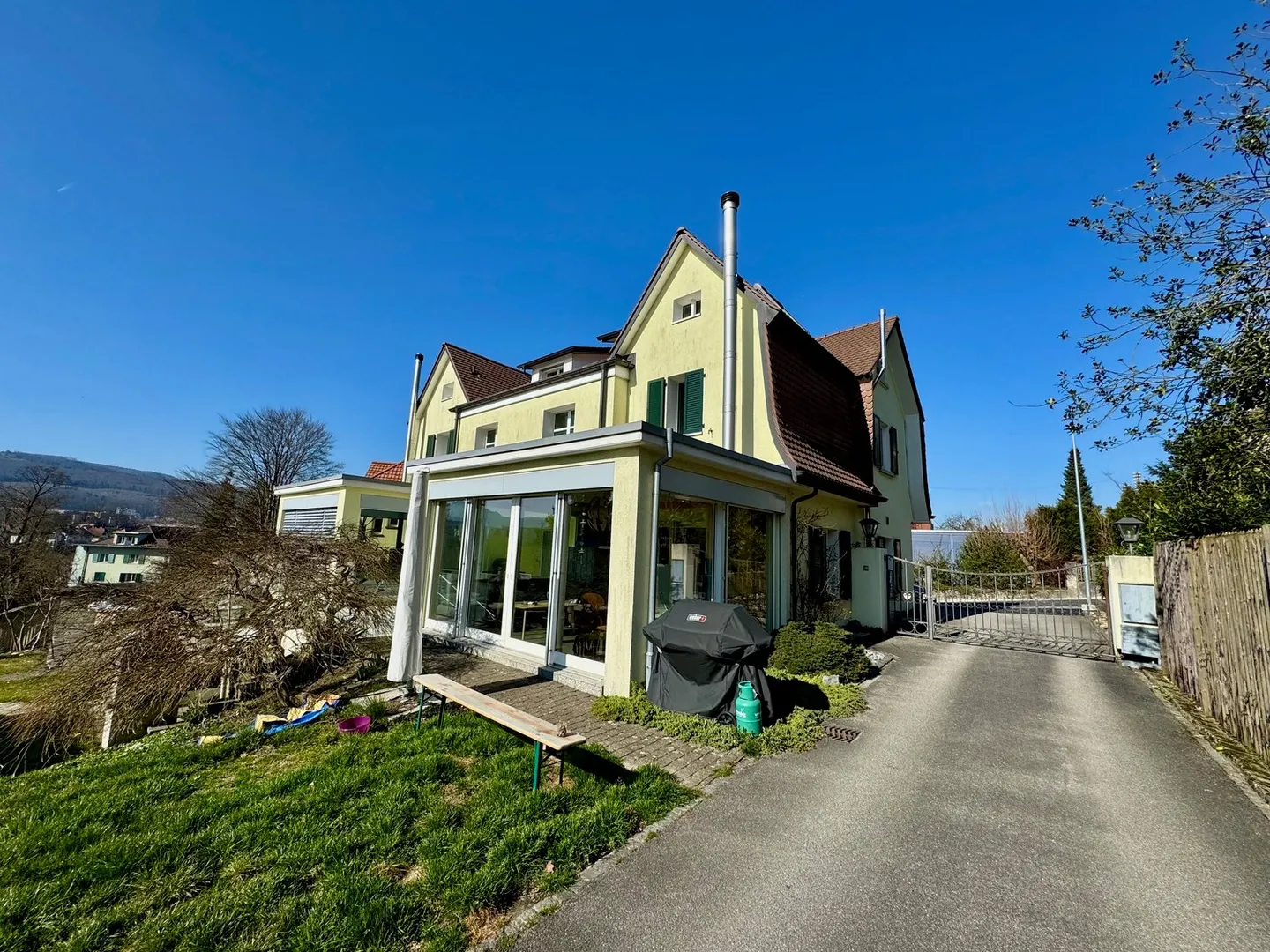 Charming two-family house with character in Olten for rent - Photo 1 of 26