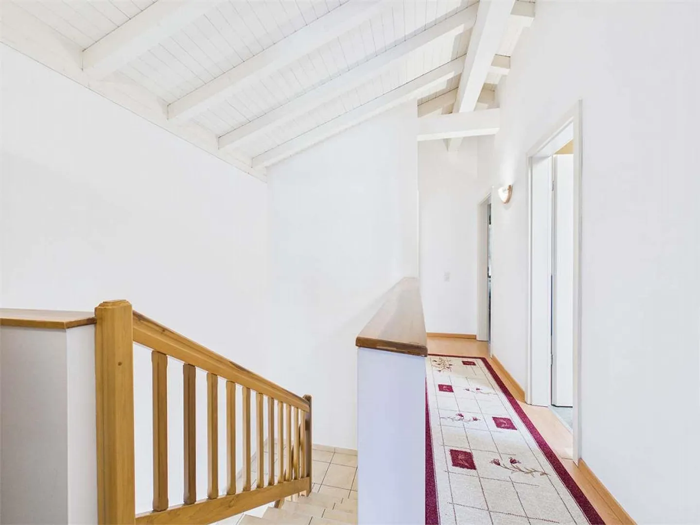 Helles Reihenhaus mit Garten - Foto 7 von 13