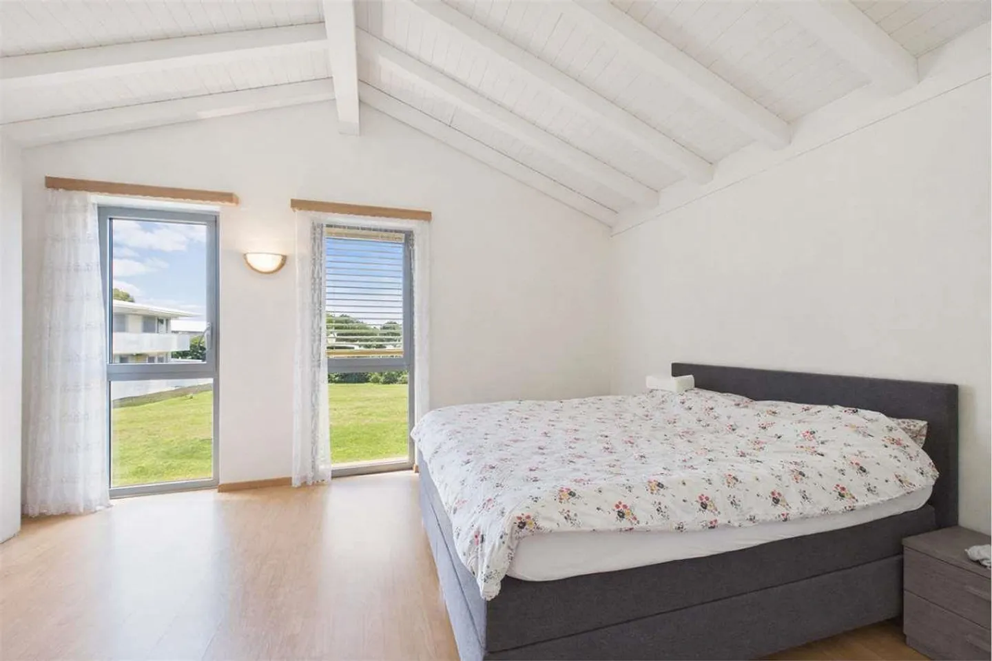 Helles Reihenhaus mit Garten - Foto 8 von 13