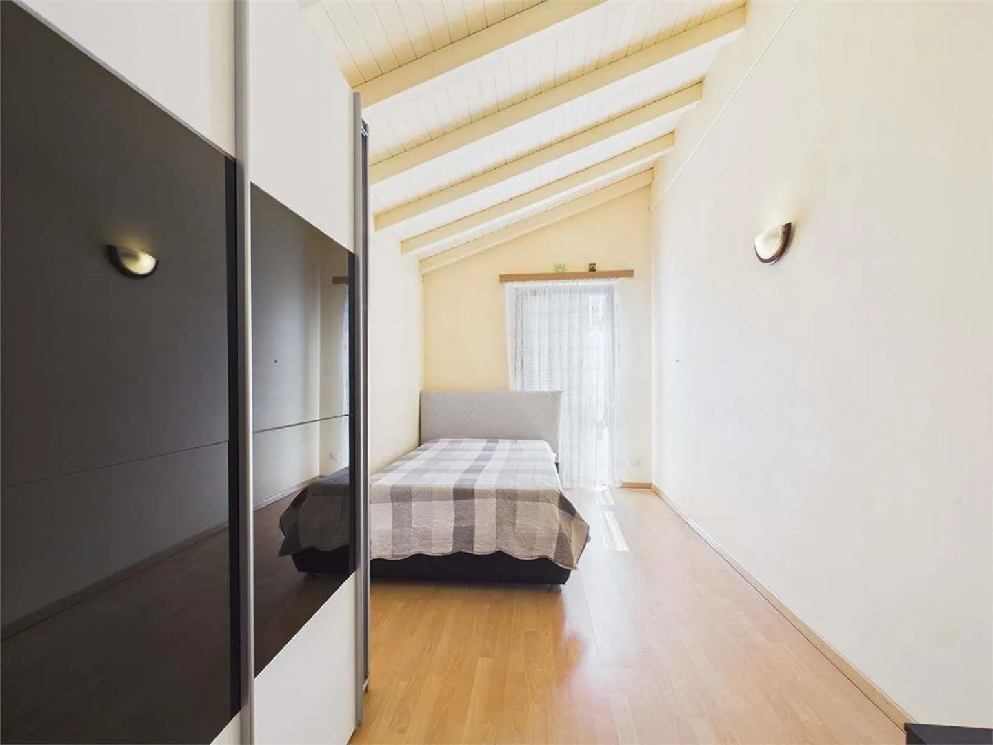 Helles Reihenhaus mit Garten - Foto 10 von 13