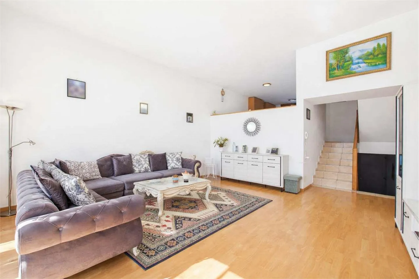 Helles Reihenhaus mit Garten - Foto 3 von 13