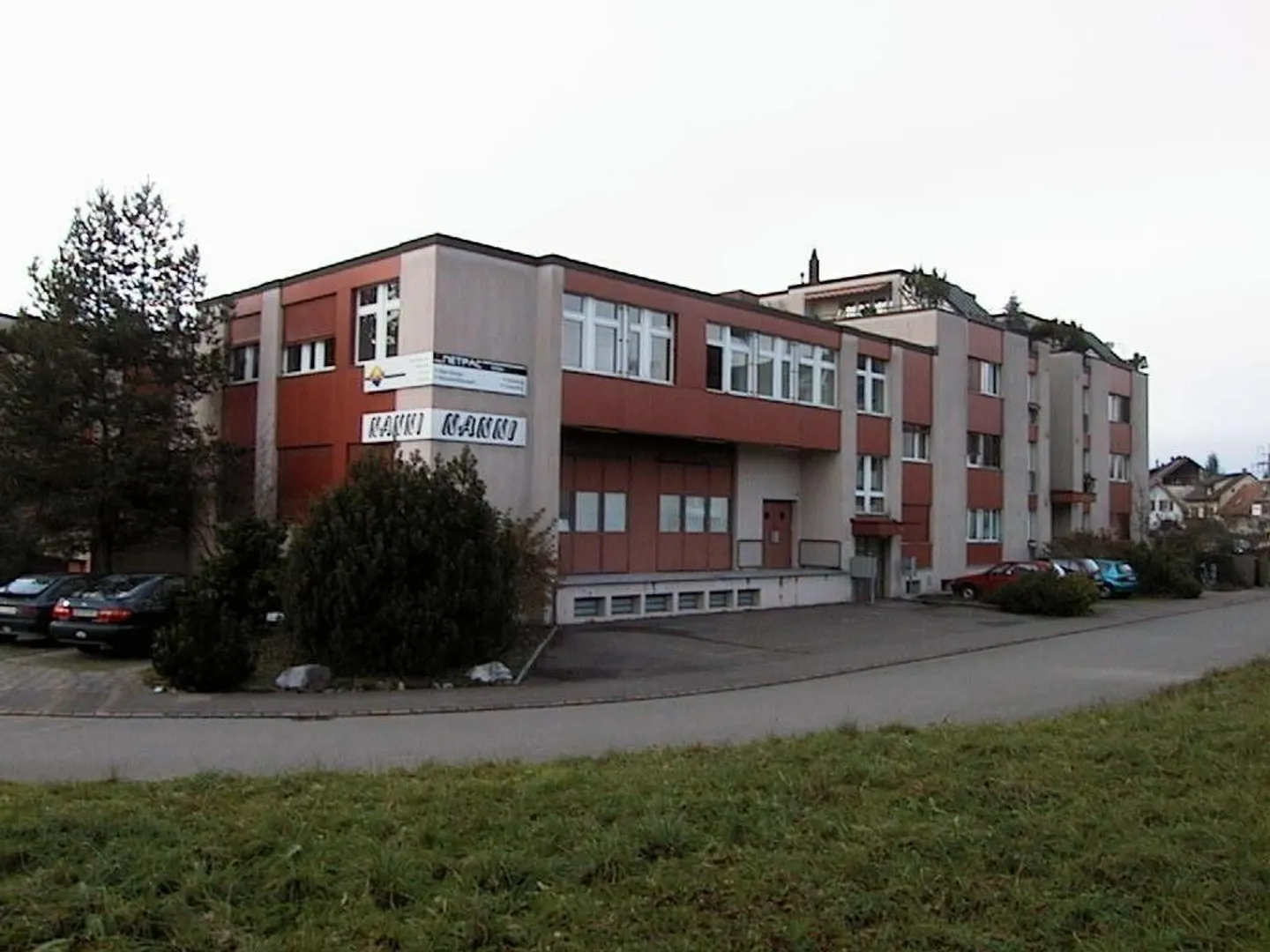 Commercial space with ramp - from 01.10.2024 or by arrangement - Photo 1 of 4