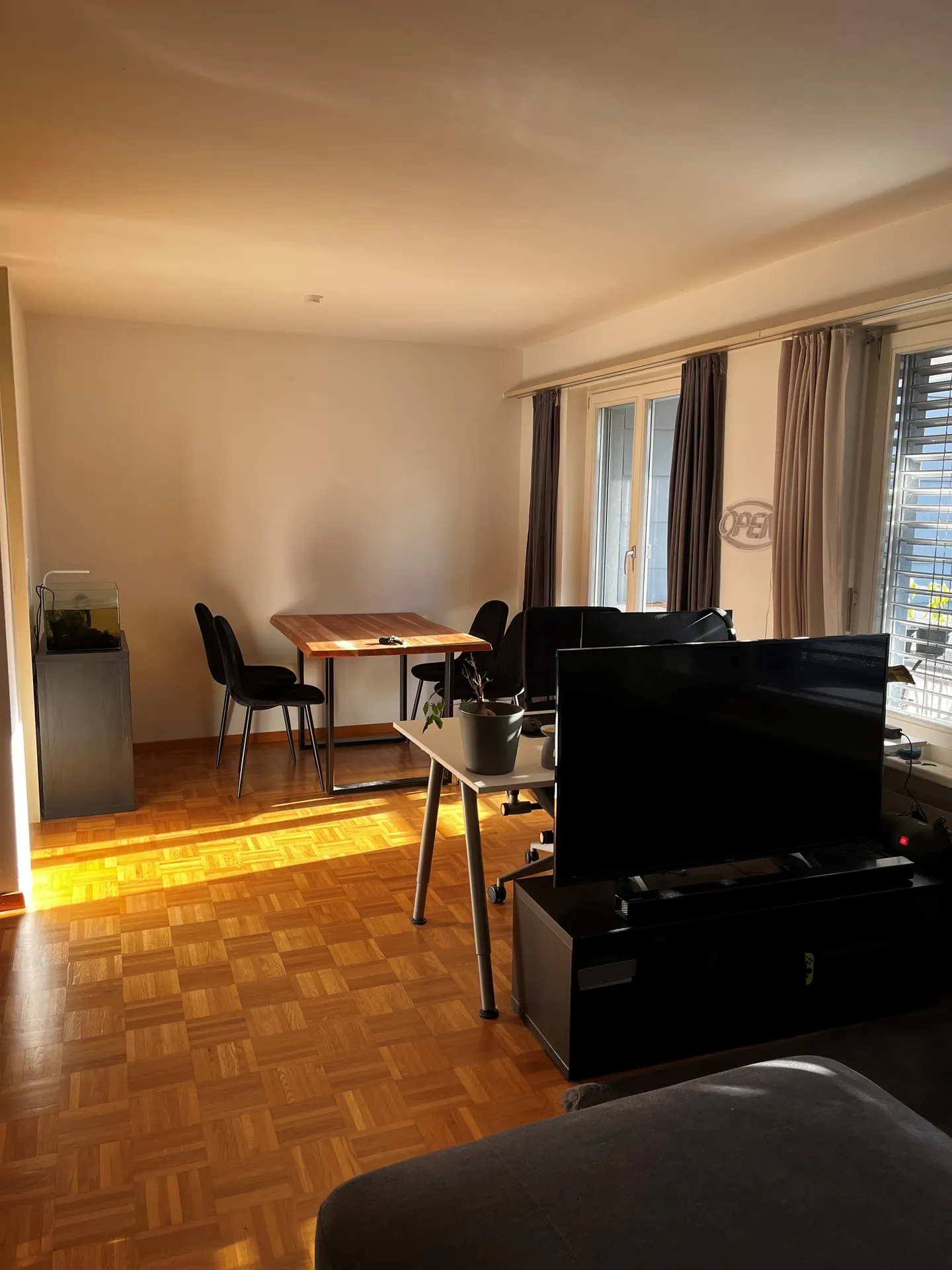 Apartment for rent - Photo 4 of 4