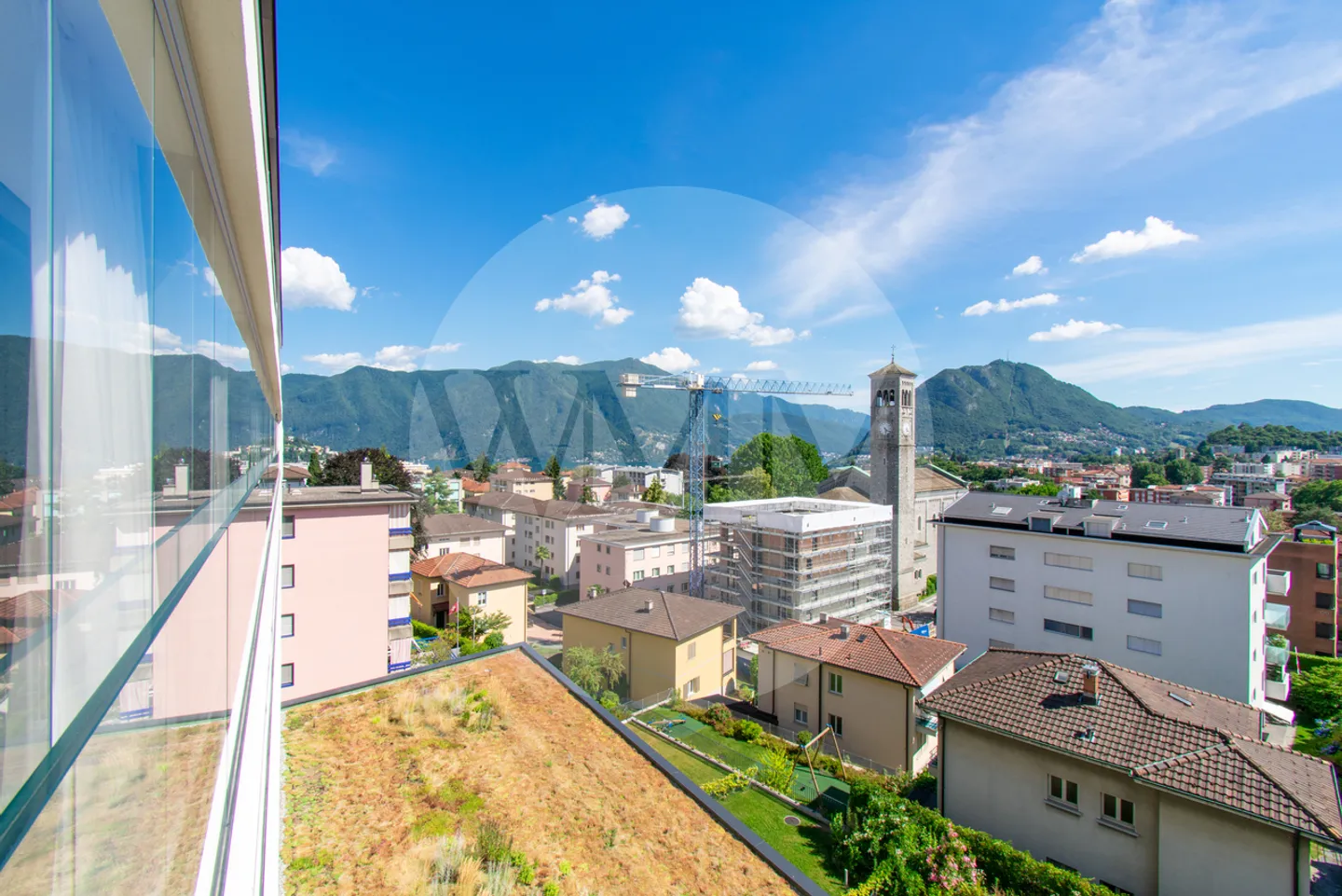 Elegant Apartment with Lake View - Photo 15 of 15