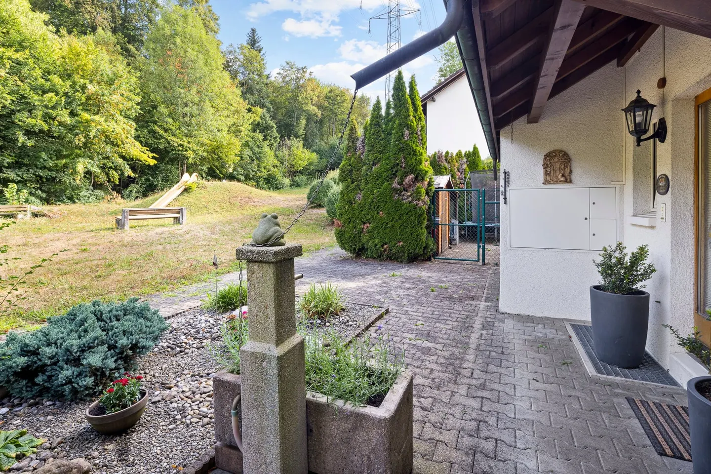Charming Family Home with Garden - Photo 11 of 12