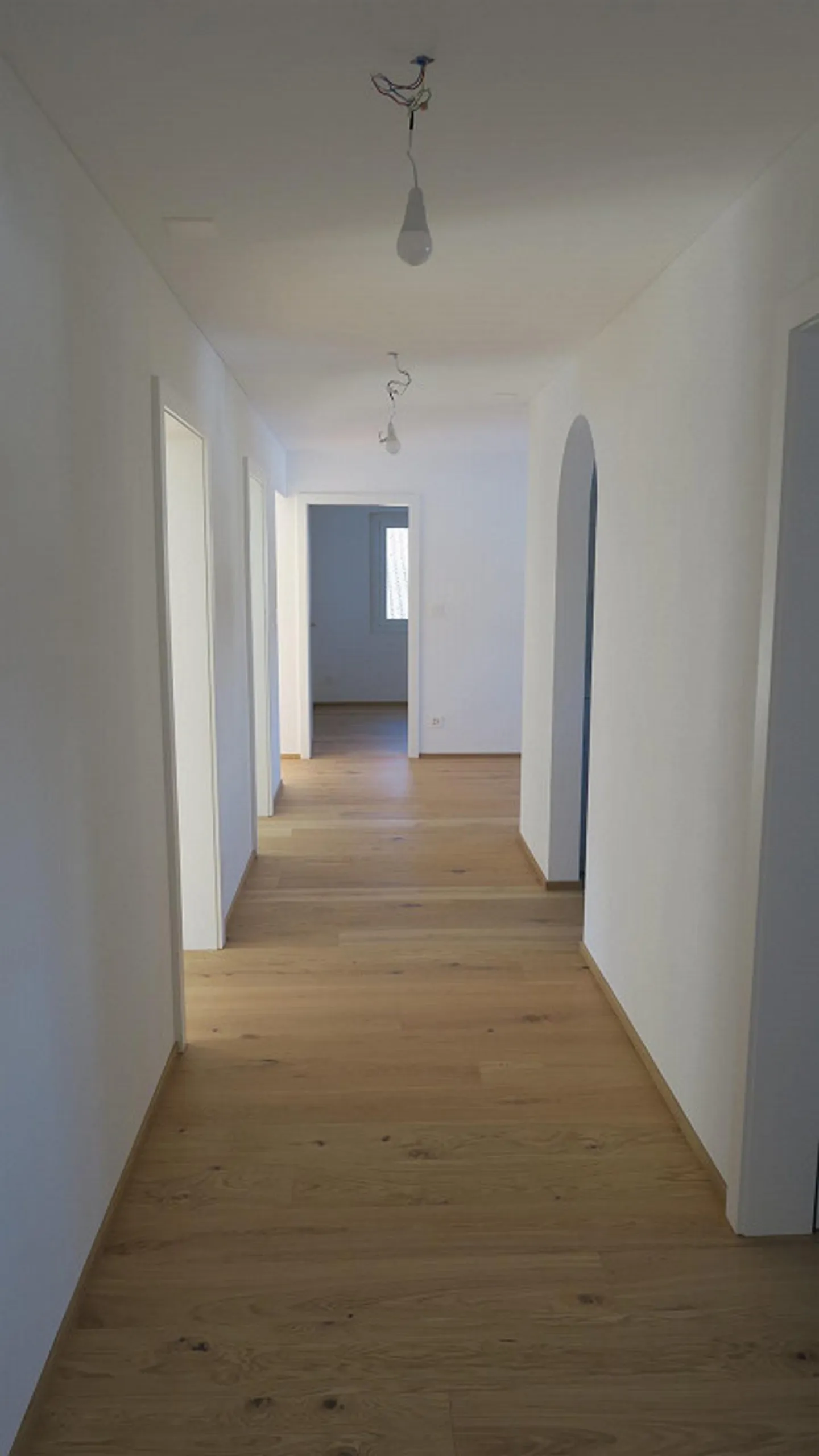 Appartement 4.5 pièces dans une maison bifamiliale avec espace jardin, ZEV - Photo 4 sur 24