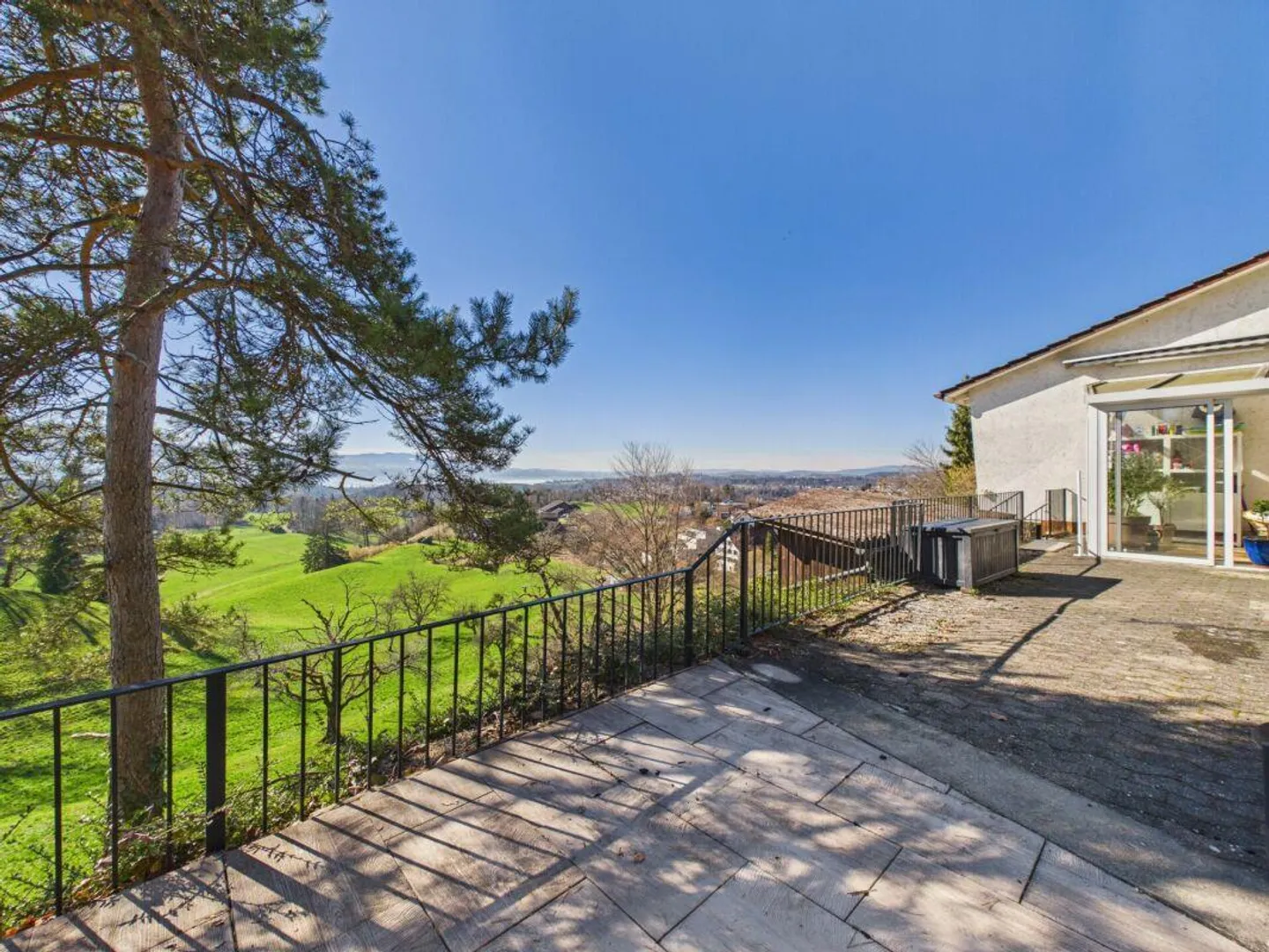 Modernes Einfamilienhaus mit Aussicht - Foto 6 von 7
